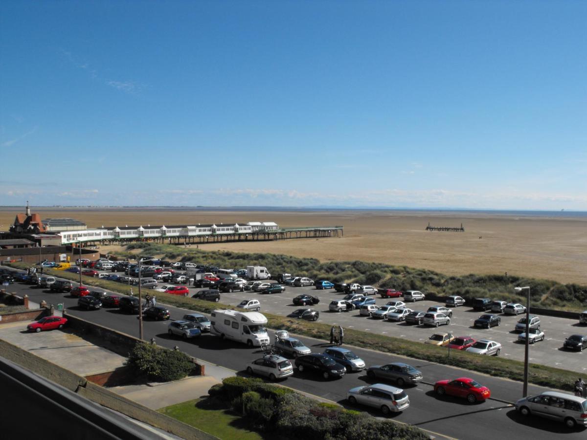 Monterey Beach Hotel Литам-Сент-Эннс Экстерьер фото